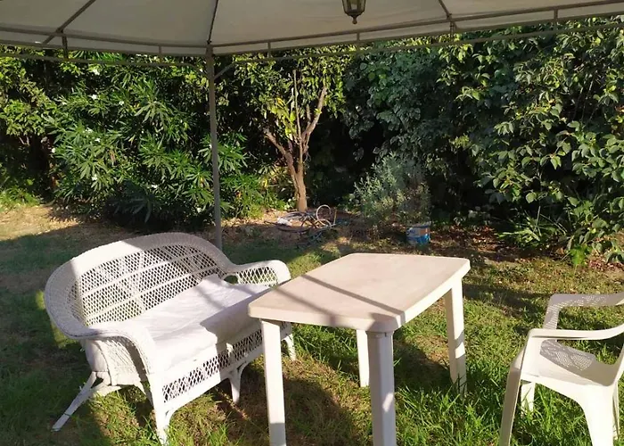 George's 3-bed With Garden Kávos