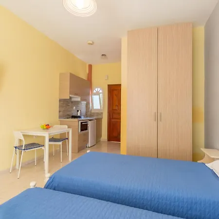 George's With Garden Apartment