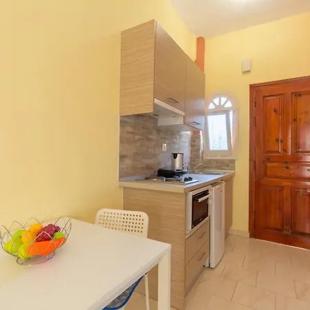 George's With Garden Apartment